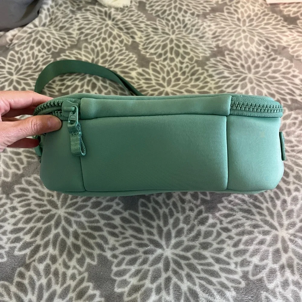 NWT Lunch Kit Crossbody Bag Teal Green Insulated Water Repellent Everyday Travel